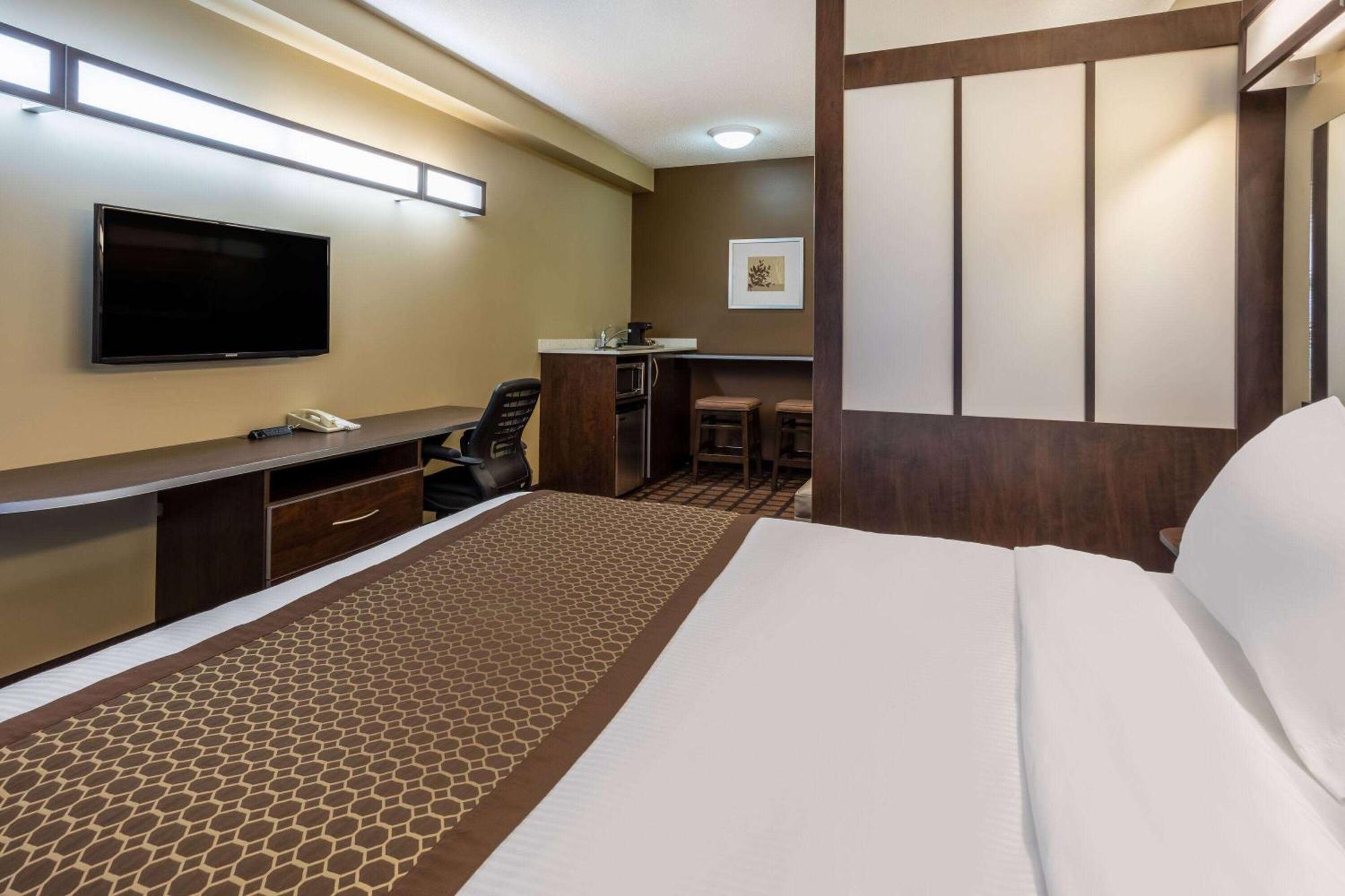 Microtel Inn & Suites By Wyndham - Timmins Exterior photo