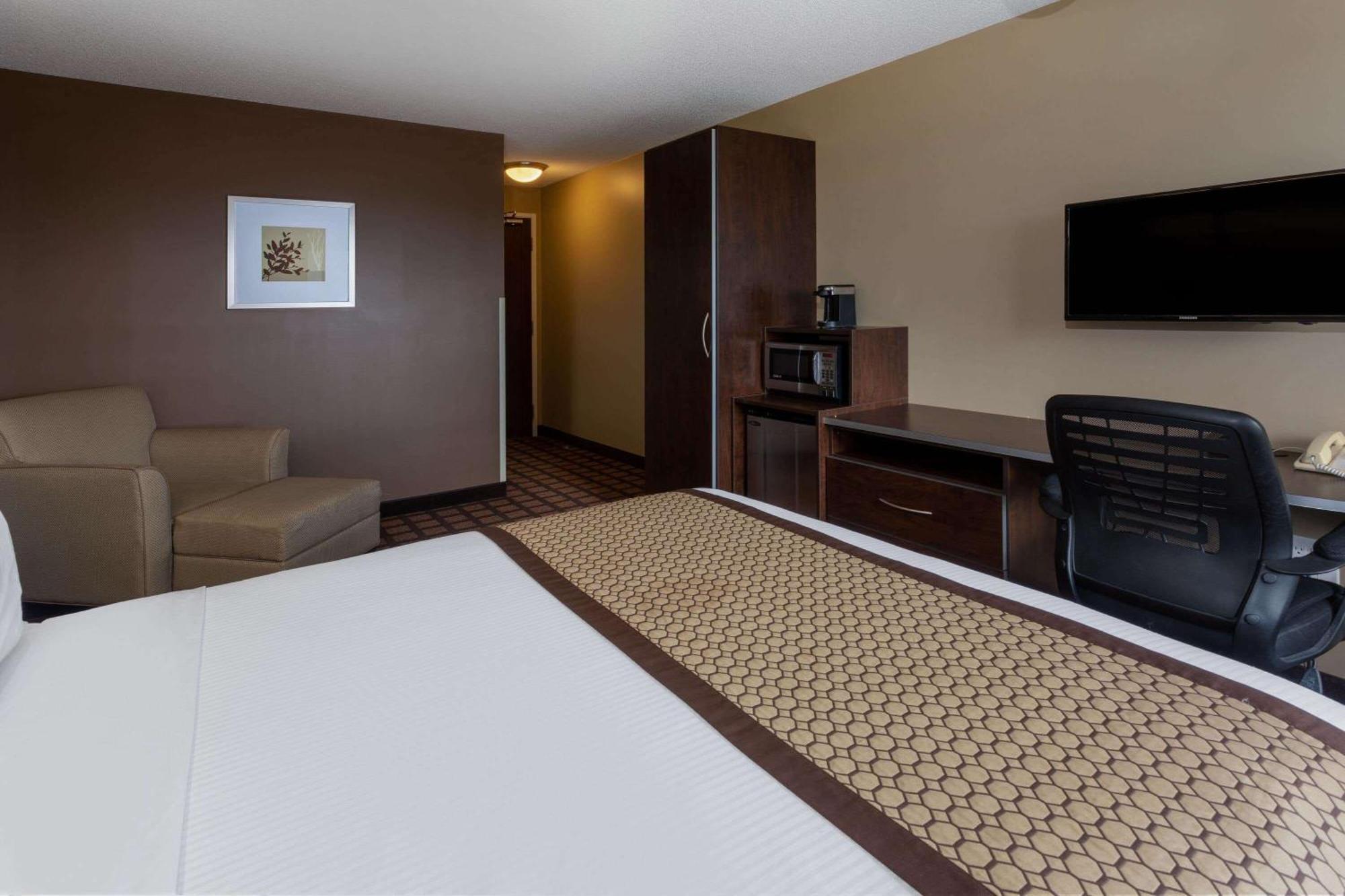 Microtel Inn & Suites By Wyndham - Timmins Exterior photo