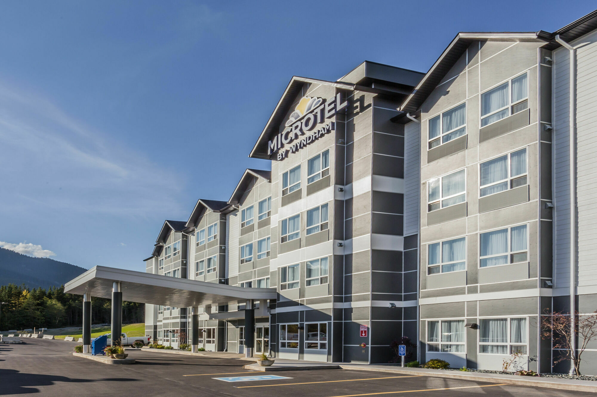 Microtel Inn & Suites By Wyndham - Timmins Exterior photo